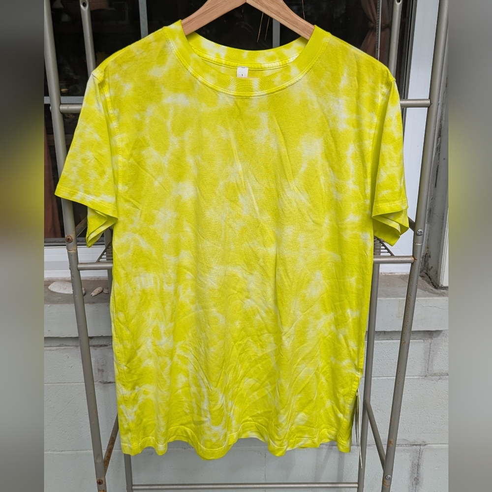 Lululemon All Yours Tee Tie Dye Yellow Size 6 NWT